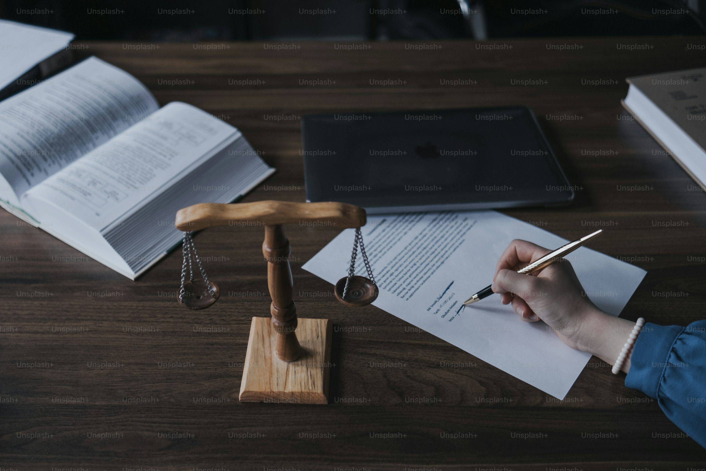 Civil Litigation Barristers London | County Court & High Court Representation